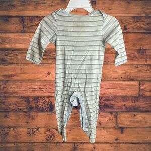 5 for $25🔥6-9 Months Circo Grey Striped Footie‎ Pajama Jumpsuit